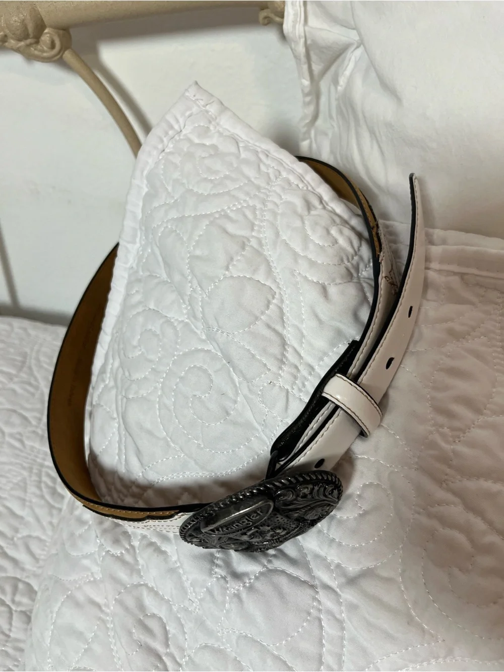 Wrangler White and Tan Western Belt with Ornate Silver Buckle